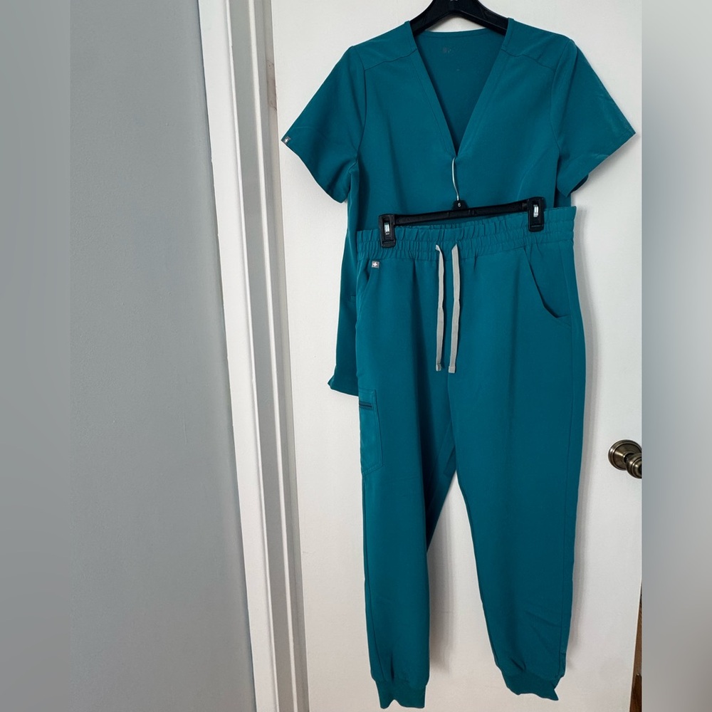 Figs Teal Scrub Set